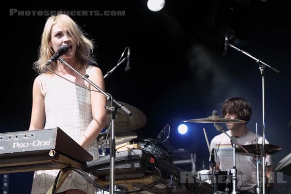 METRIC - 2009-08-30 - SAINT CLOUD - Domaine National - Scene de la Cascade - 